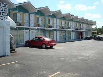 Gray Plaza Motel Benton Exterior photo